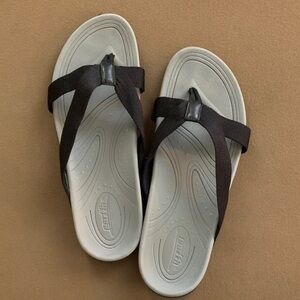 Earth Black and Gray Flip-Flops, Malia, size 9